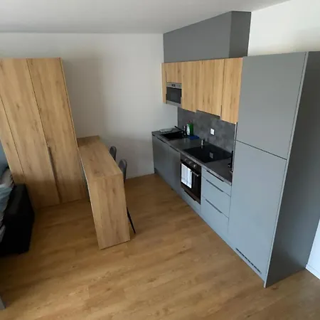 Ah Atrium Iii Apartman